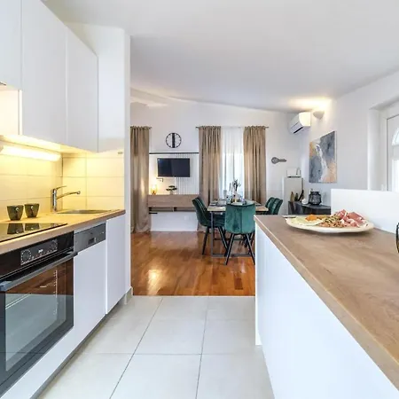 2 Bedroom Cozy In