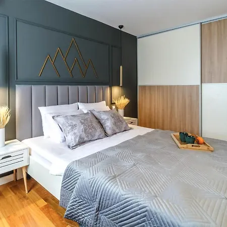 2 Bedroom Cozy In Apartment